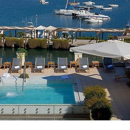 ホテル カロライナ Forio di Ischia
